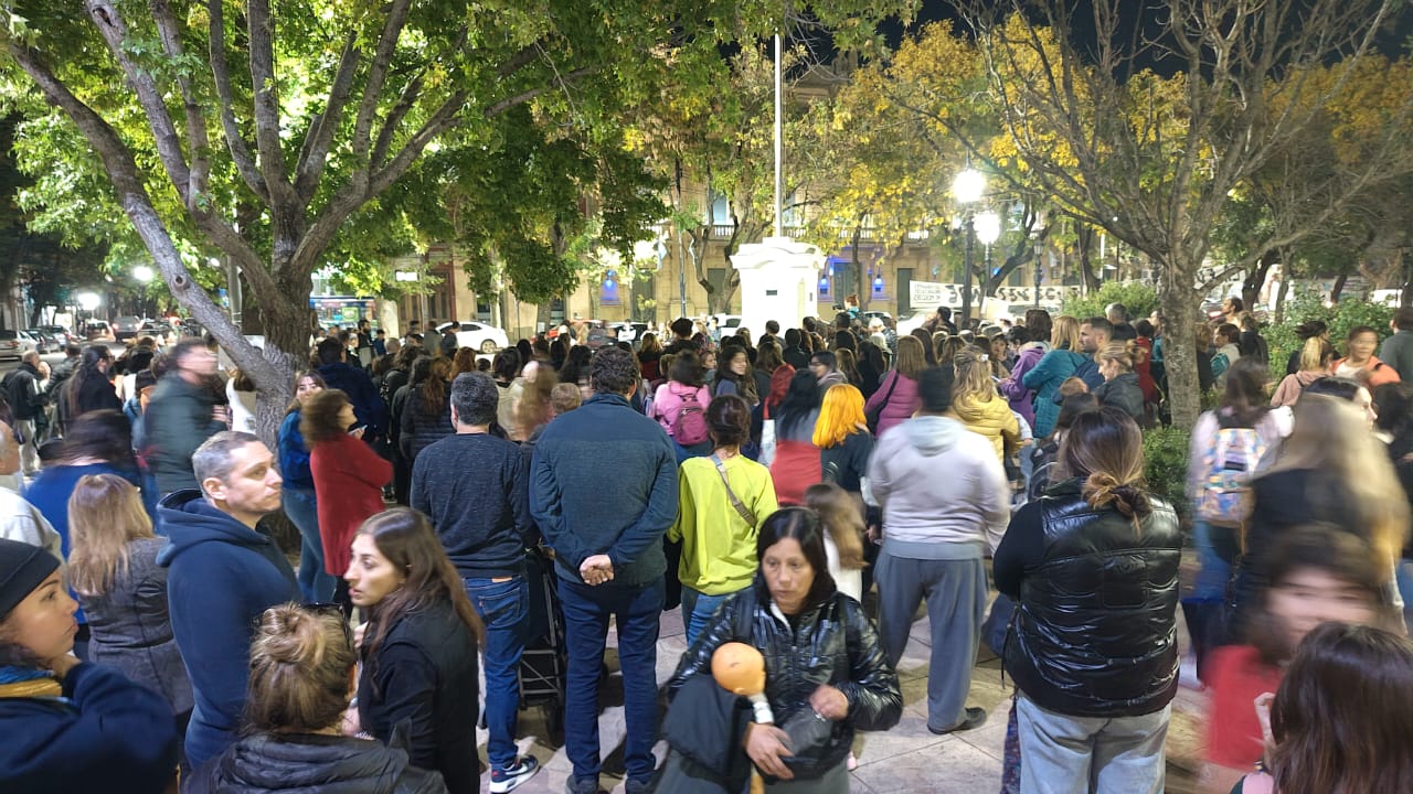 Gran movilización en Mercedes en defensa de la educación